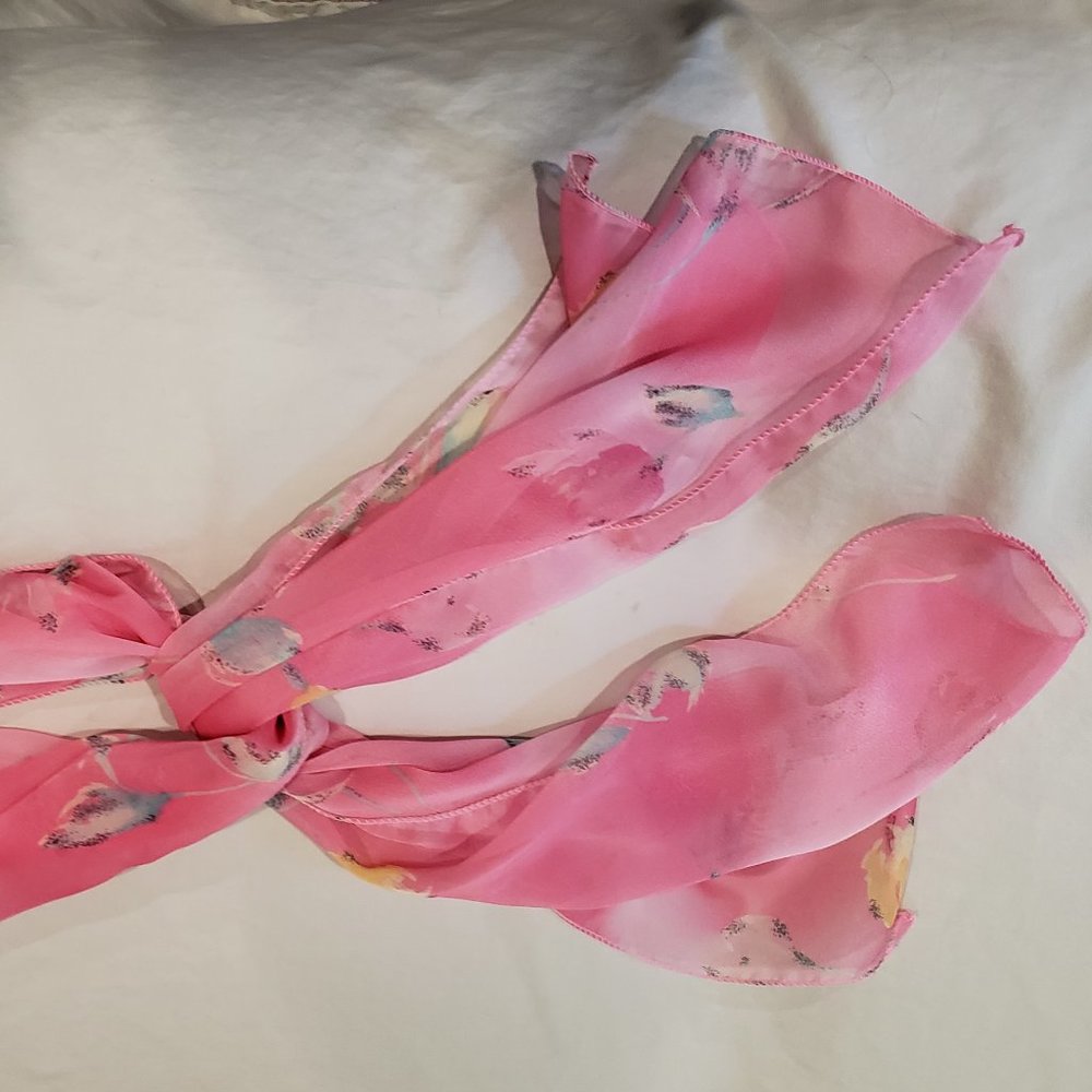Pink scarf with tulip print